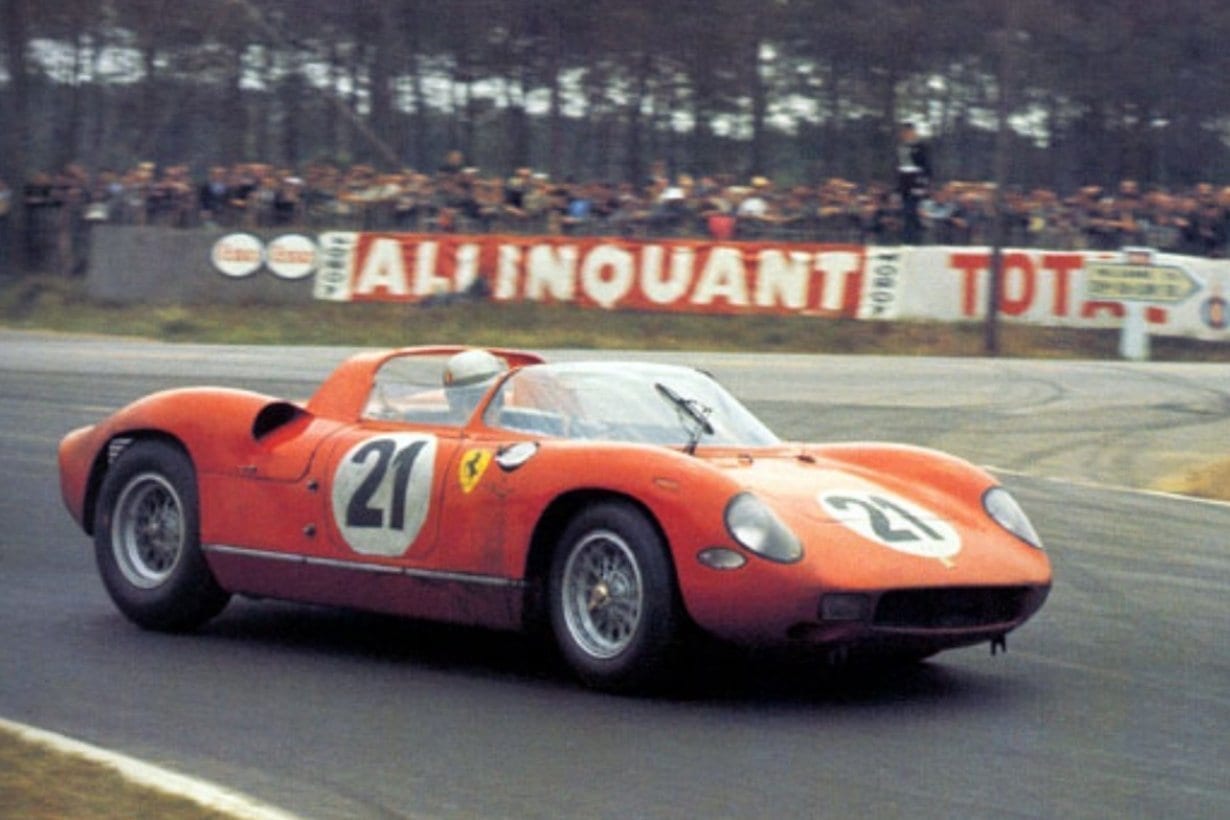 Ferrari 250 P (1963) motor central