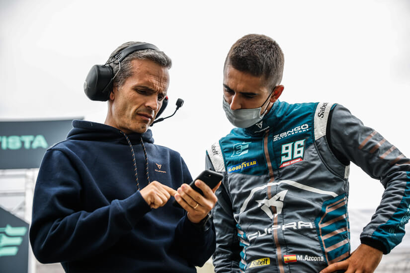 CUPRA e-Racer piloto