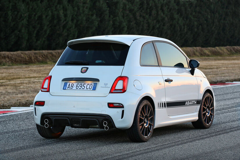 Abarth 695 trasera