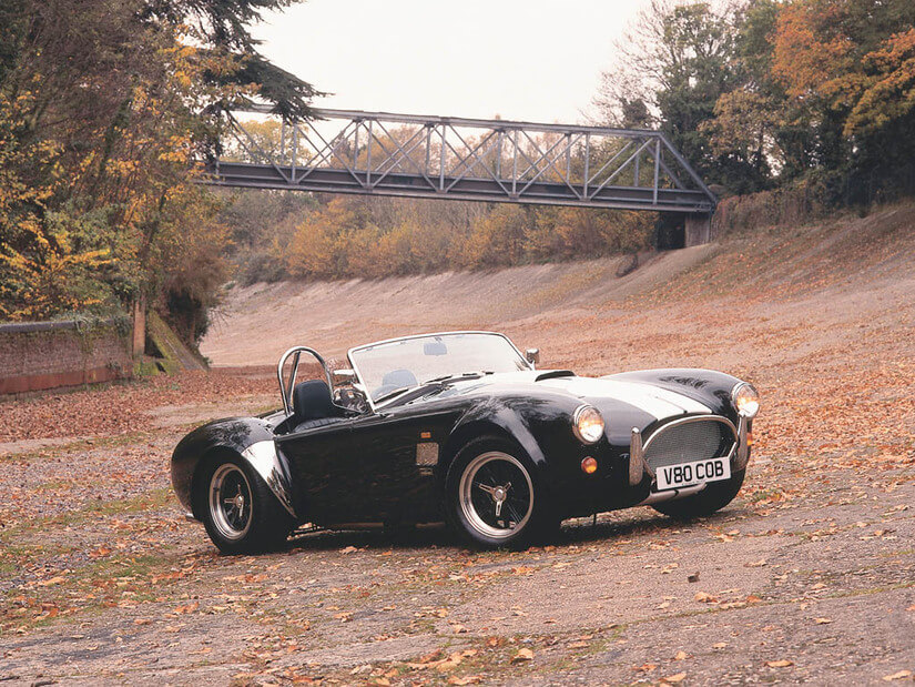 AC Cobra Series 4 Electric en negro y gris