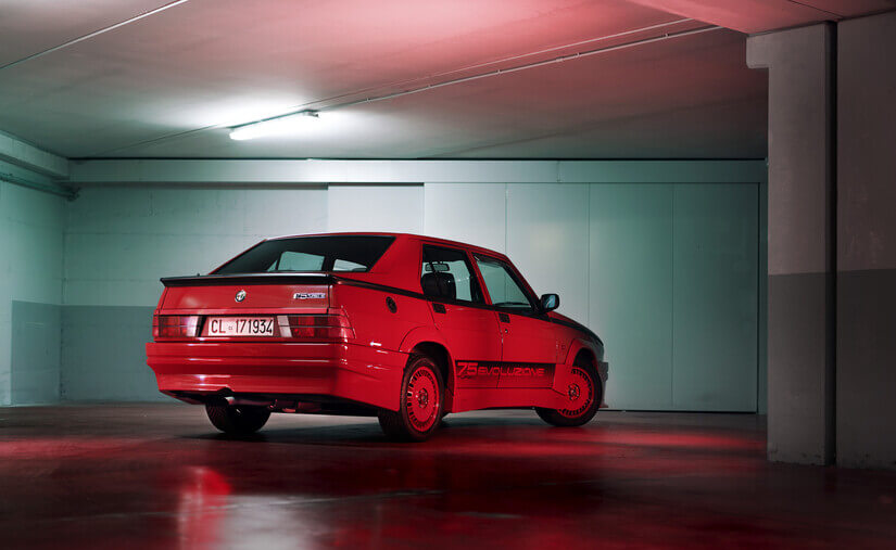Alfa Romeo 75 Turbo Evoluzione trasera