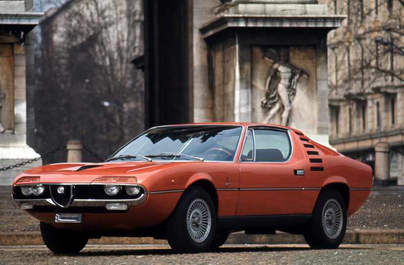Alfa Romeo Montreal de lado