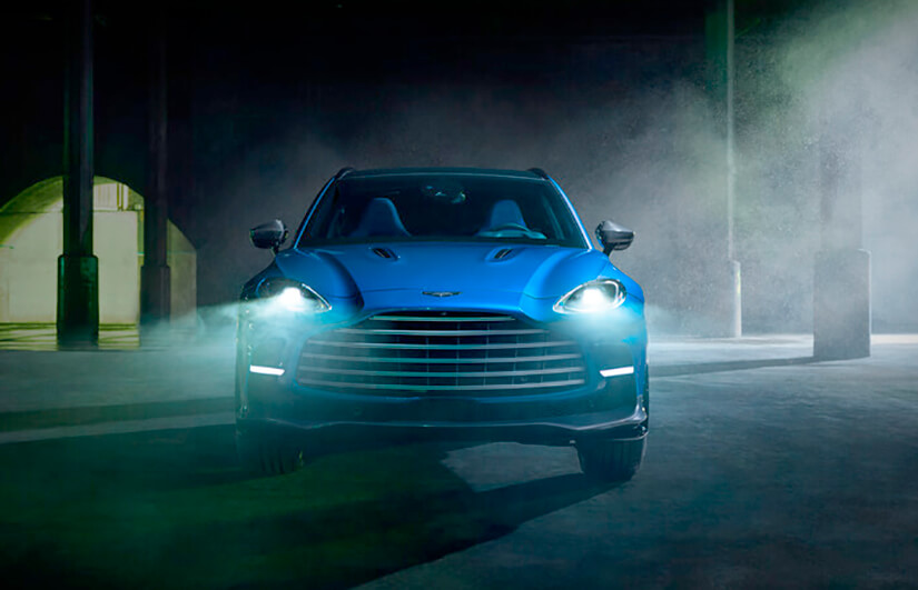 Aston Martin DBX707 delante