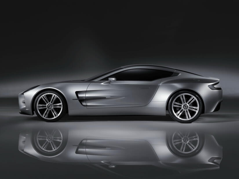 Aston Martin One77 de lado
