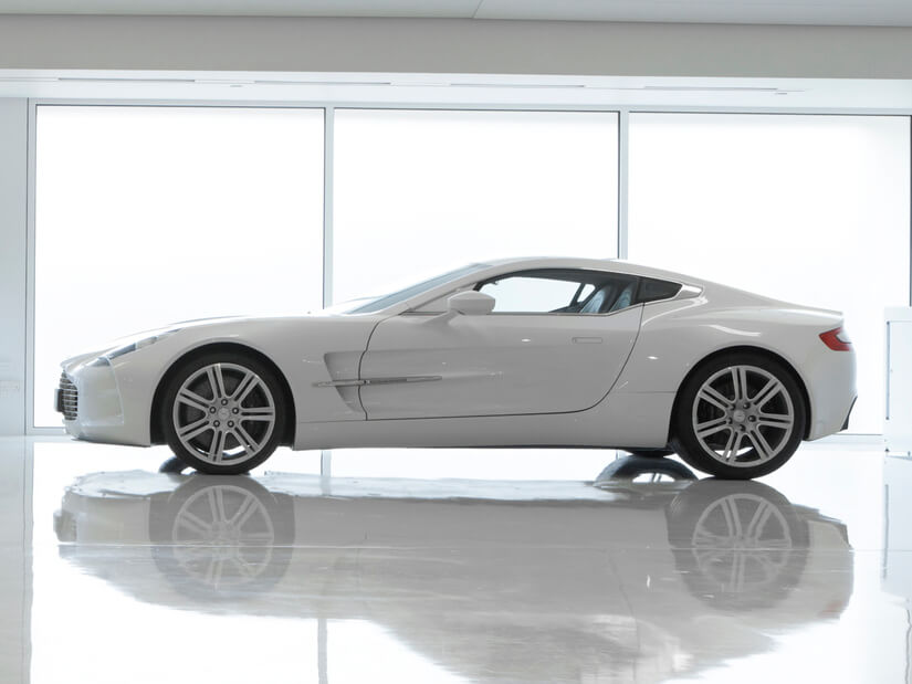 Aston Martin One77 lado