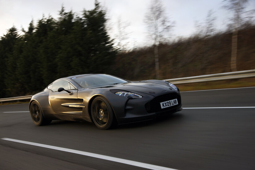 Aston Martin One77 fente