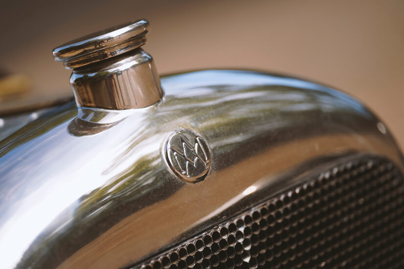 Aston Martin A3 frente