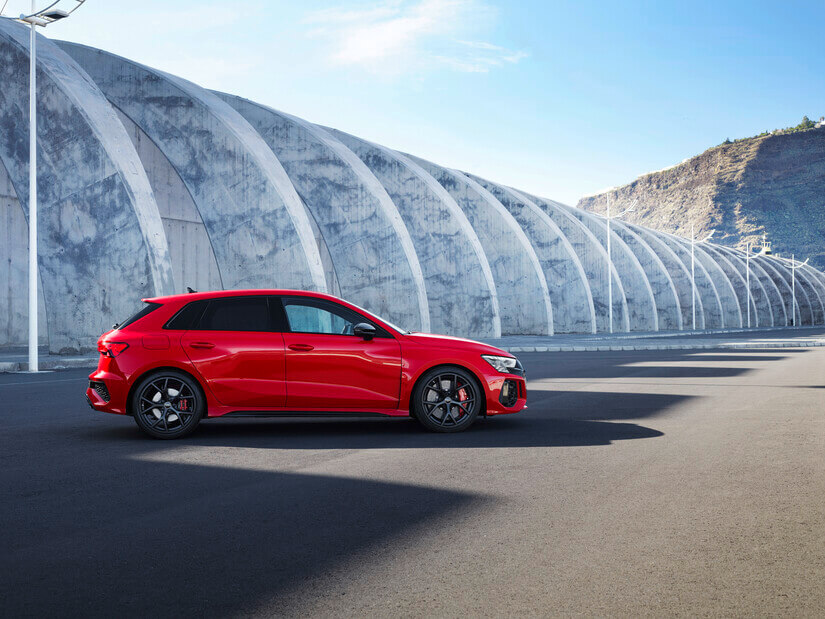 AUDI RS 3 LATERAL CORTO