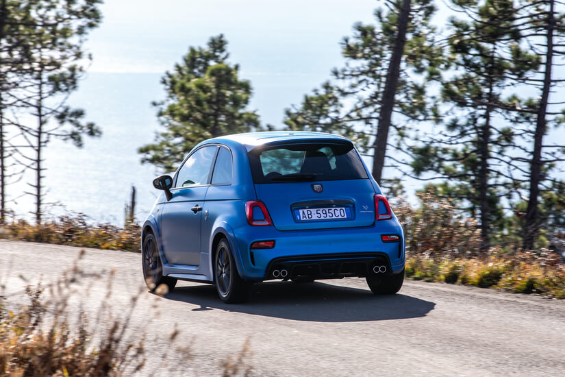 Abarth 595 trasera
