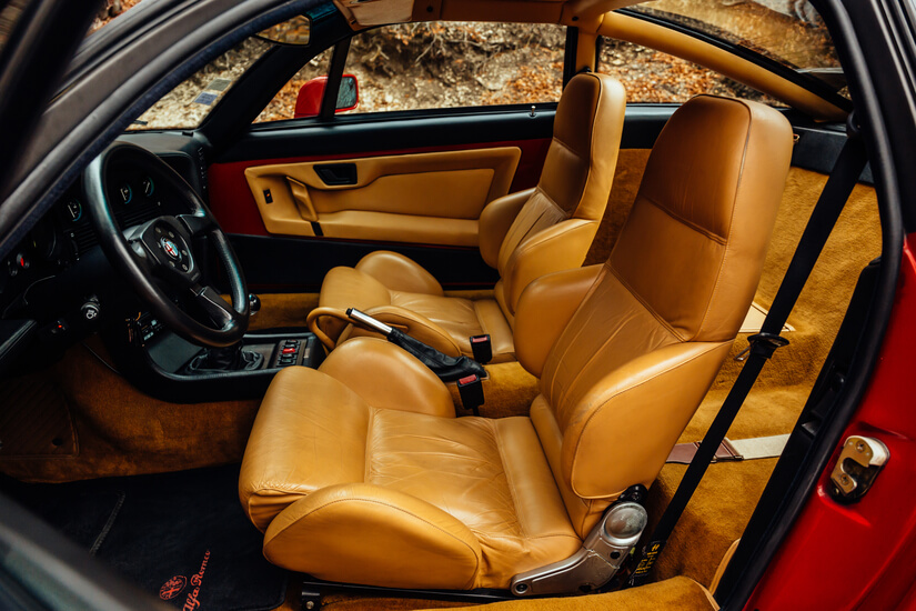 Alfa Romeo SZ interior