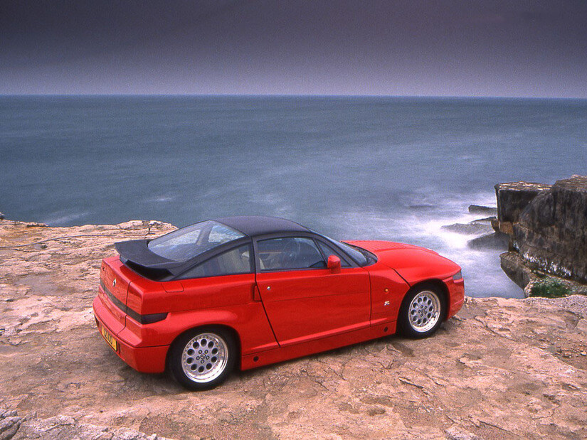 Alfa Romeo SZ capotado