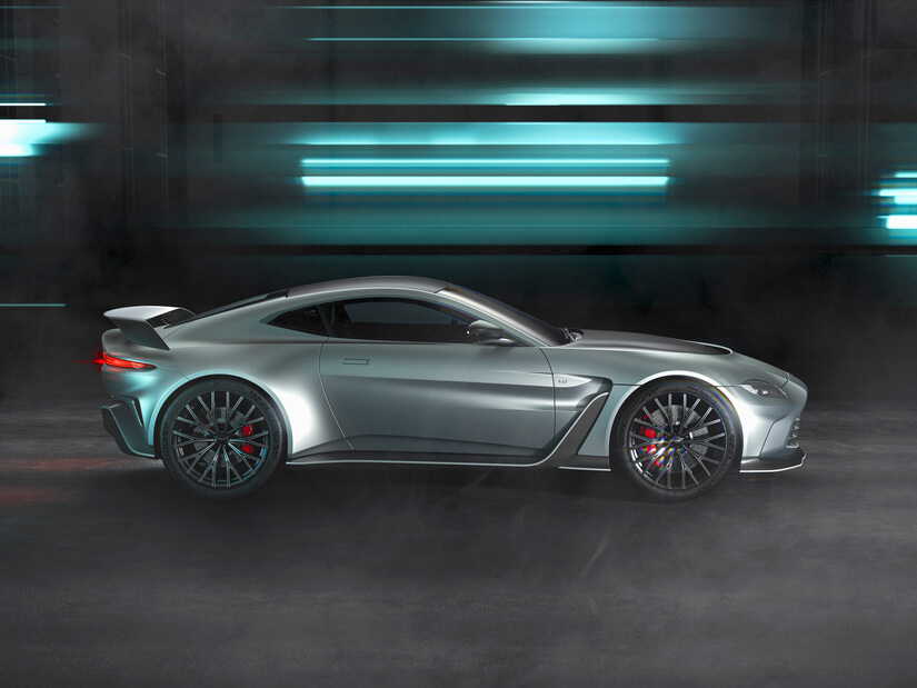 ASTON MARTIN V12 VANTAGE LATERAL