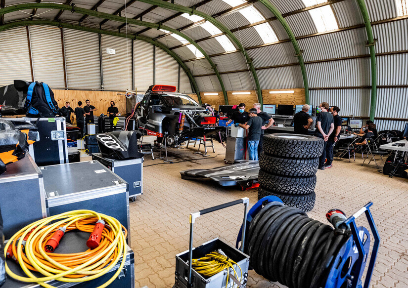 Audi RS Q e-Tron taller