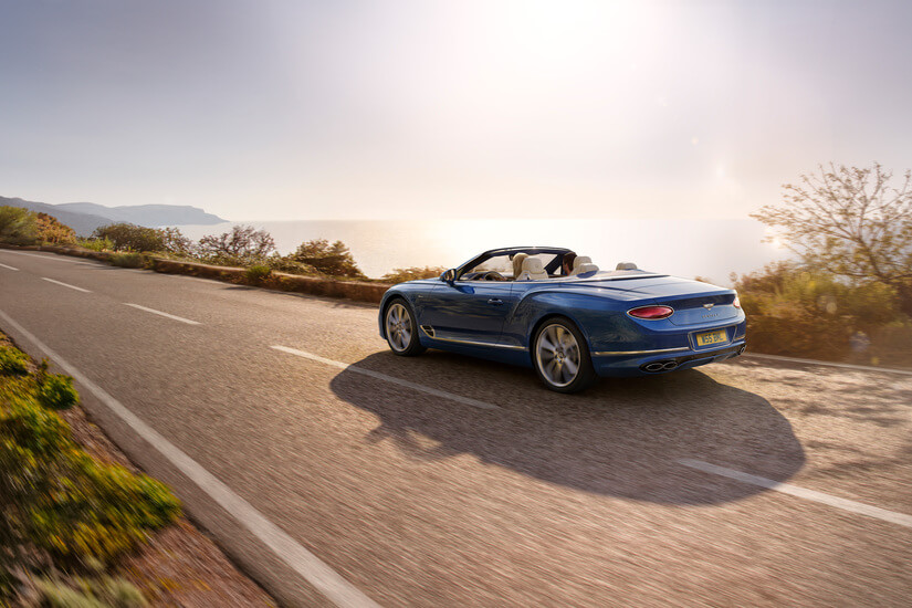 Bentley Azure trasera