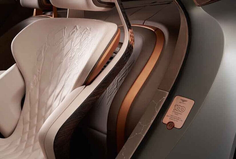 Bentley Beyond 100 trasera