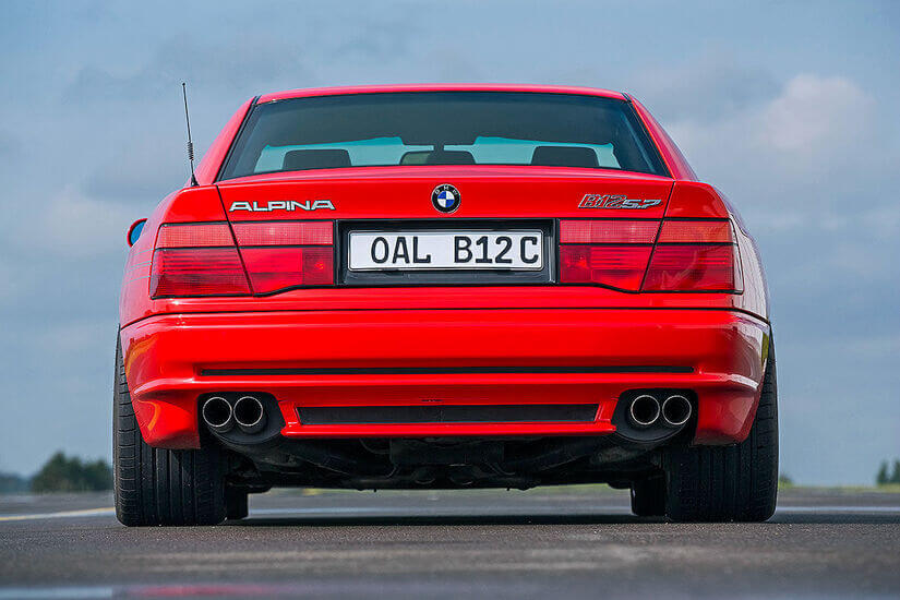 El BMW Serie 8 “e31” trasera