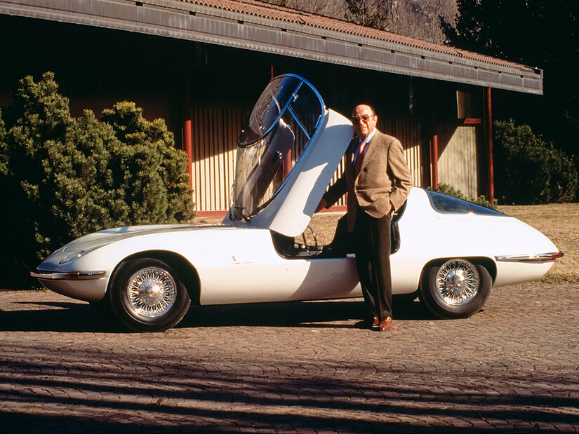 Chevrolet Corvair Testudo con cliente