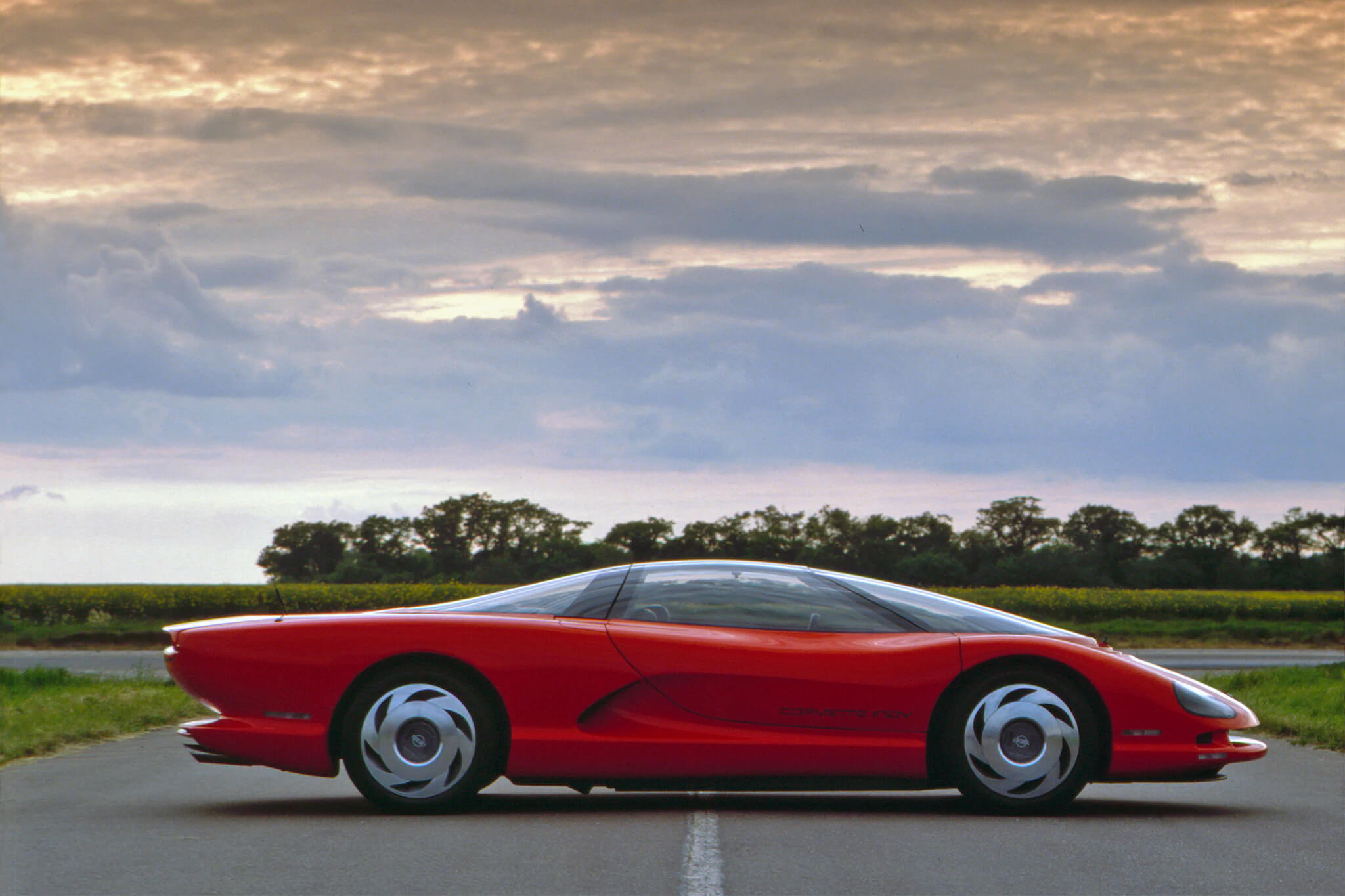 Chevrolet Corvette Indy lado