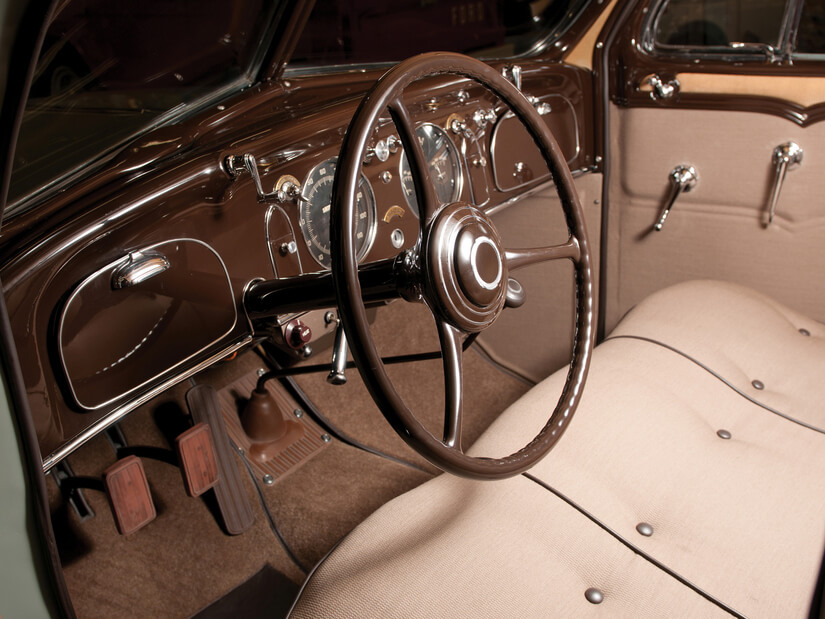 Chrysler Airflow interior
