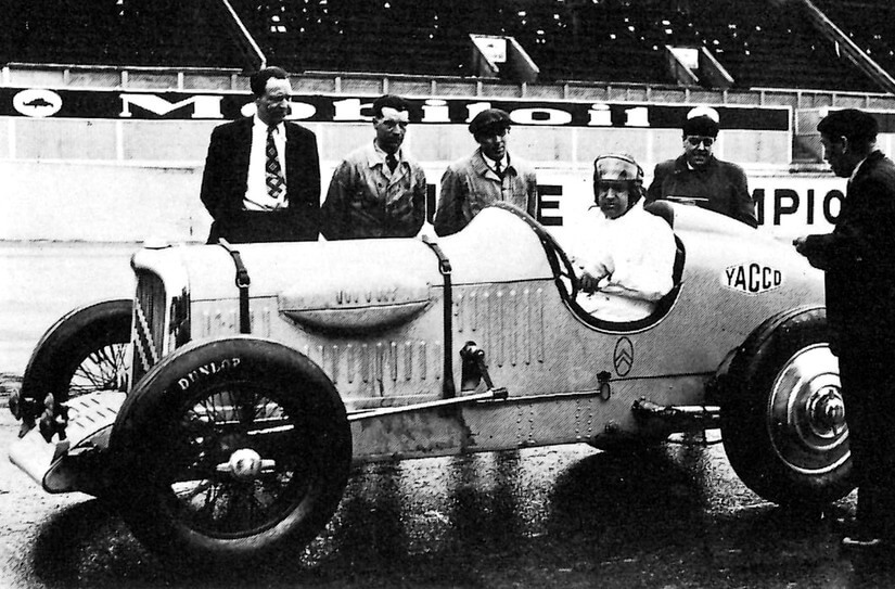 Citroën Rosalie con pilotos