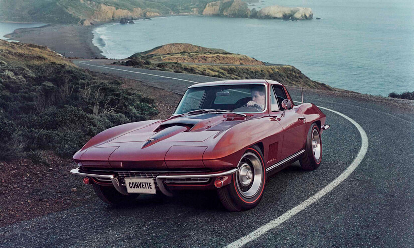 Corvette C2 en rojo