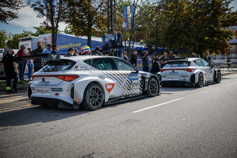 CUPRA e-Racer parados