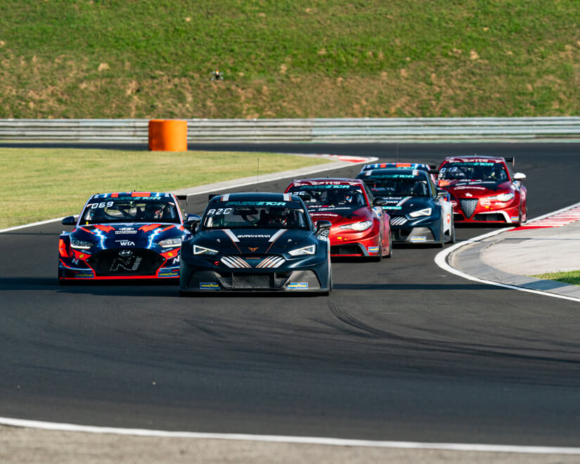 CUPRA e-Racer en curva