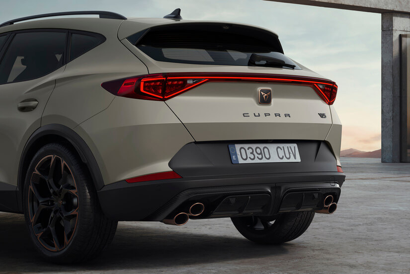 Cupra VZ5 cercana trasera