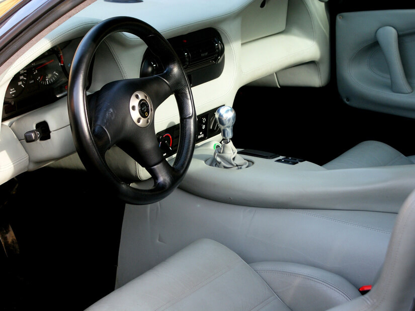 De Tomaso Guará interior