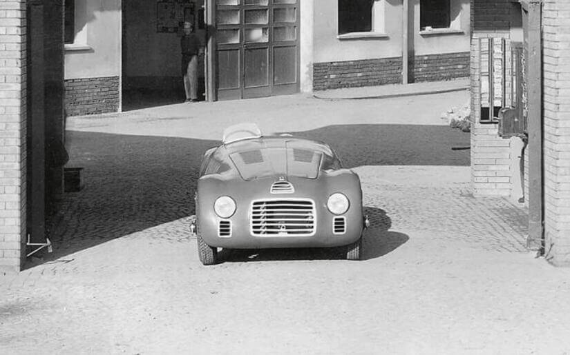 Ferrari 125S de frente