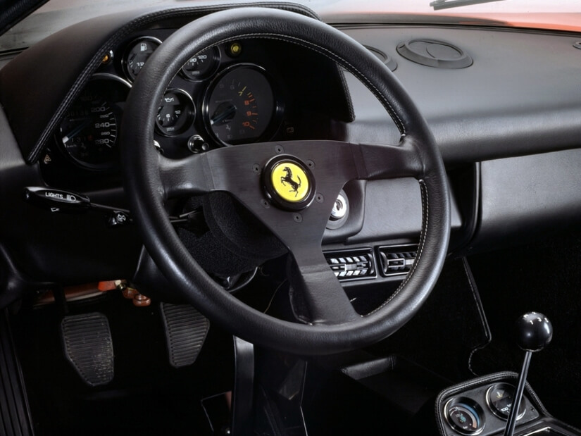 Ferrari 208 GTB Turbo interior