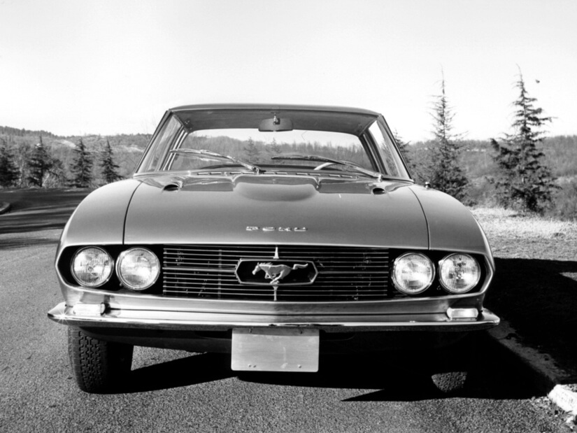 Ford Mustang GT Bertone frente