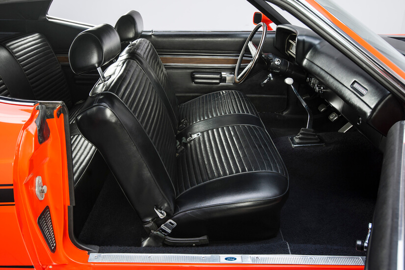 Ford Torino King Cobra INTERIOR
