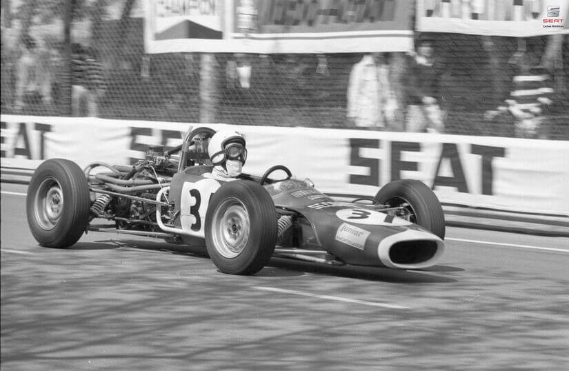 SEAT 1430 EN CARRERA