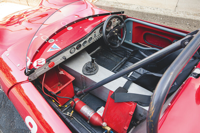 Ginetta G4 interior
