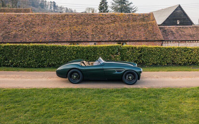 Austin Healey 100 DE LADO