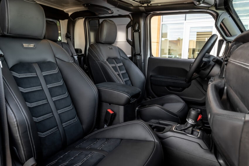 Interior del jeep gladiator next level 6x6