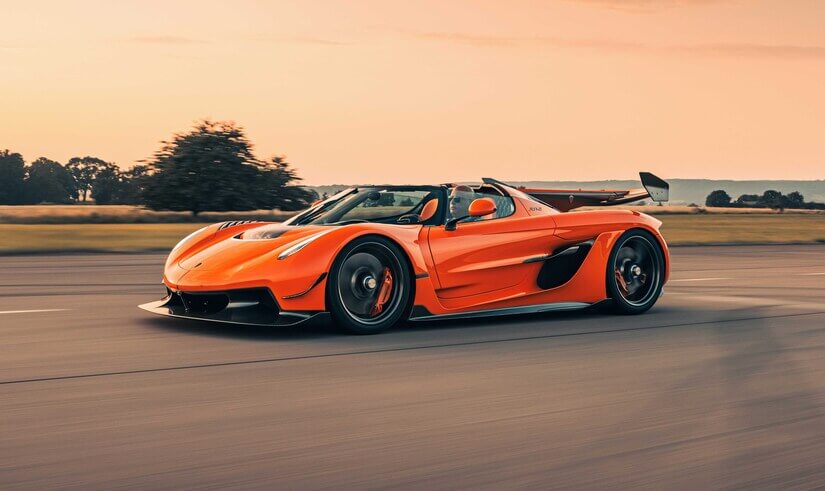 Koenigsegg Jesko de lado