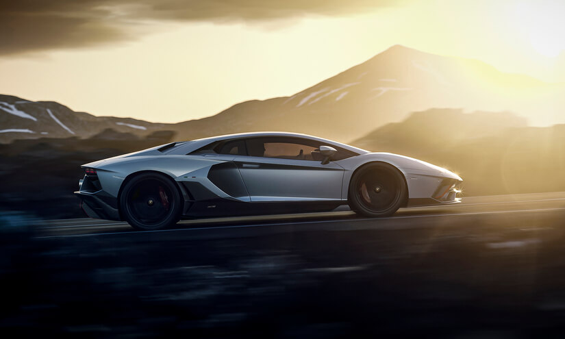 Lamborghini Aventador LP-780-4 lateral