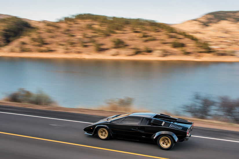 El Lamborghini Countach LP 400 S rodando