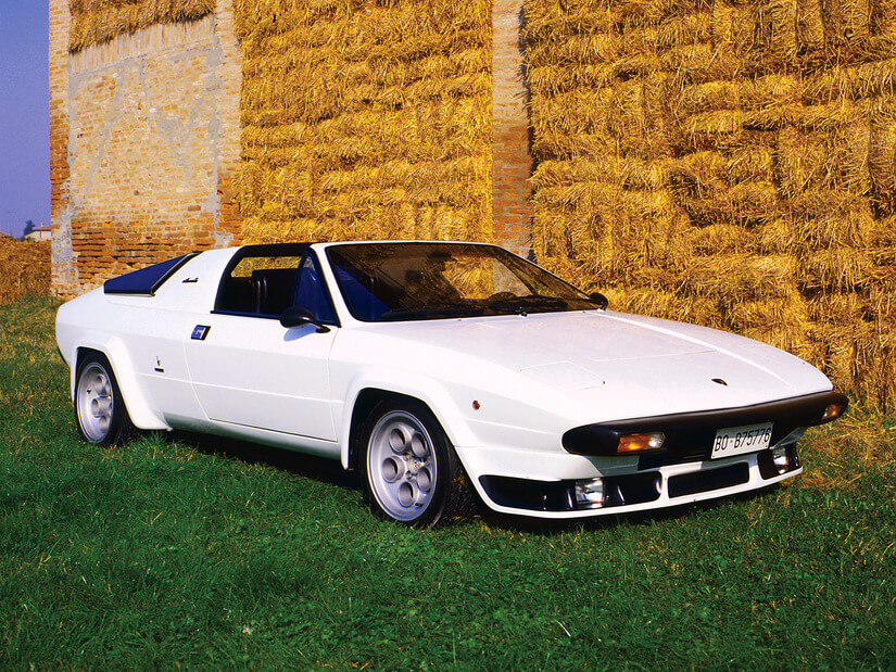 Lamborghini Silhouette posando