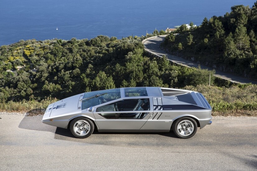 Maserati Boomerang carretera