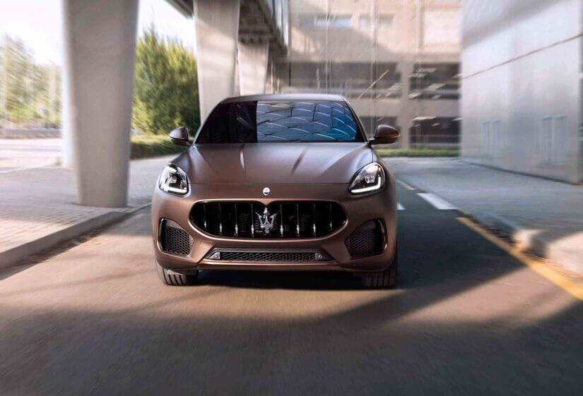 Maserati Grecali frente