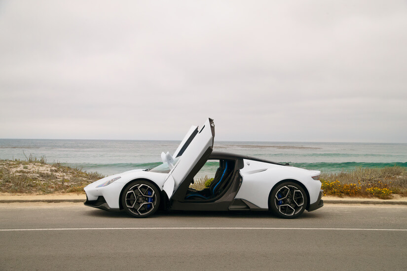 MASERATI MC20 PUERTA ABIERTA