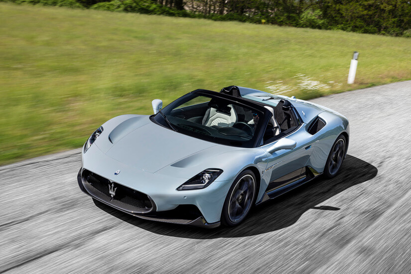 Maserati MC20 Cielo azul