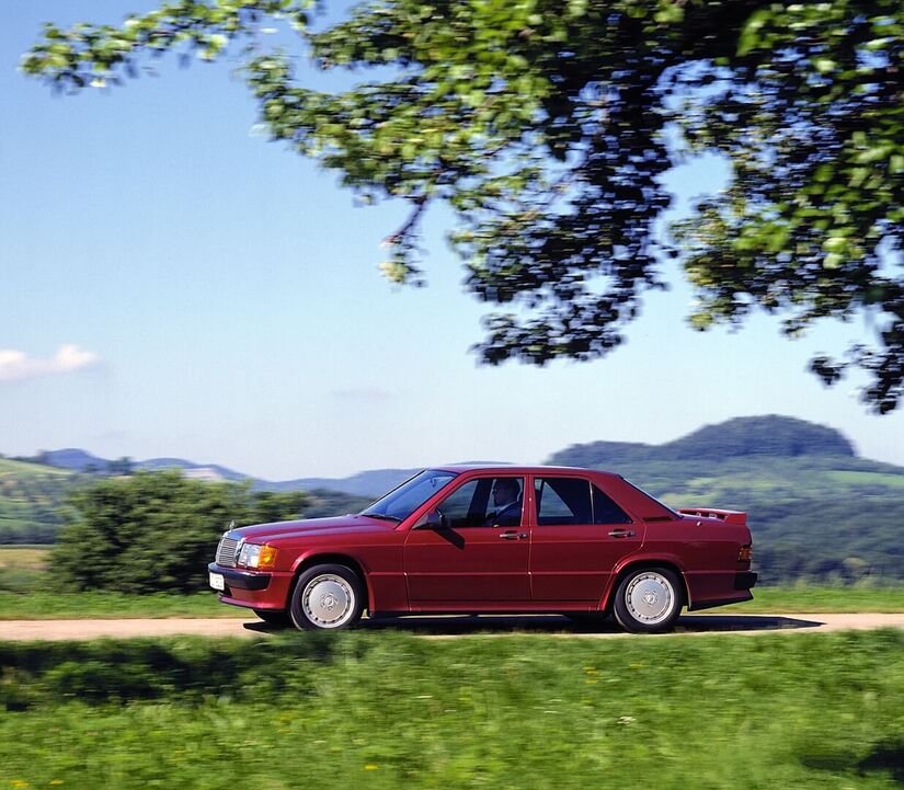 Mercedes E190 lateral rojo
