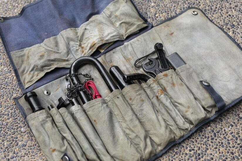 Mercedes Benz 300 SL alas de gaviota herramientas