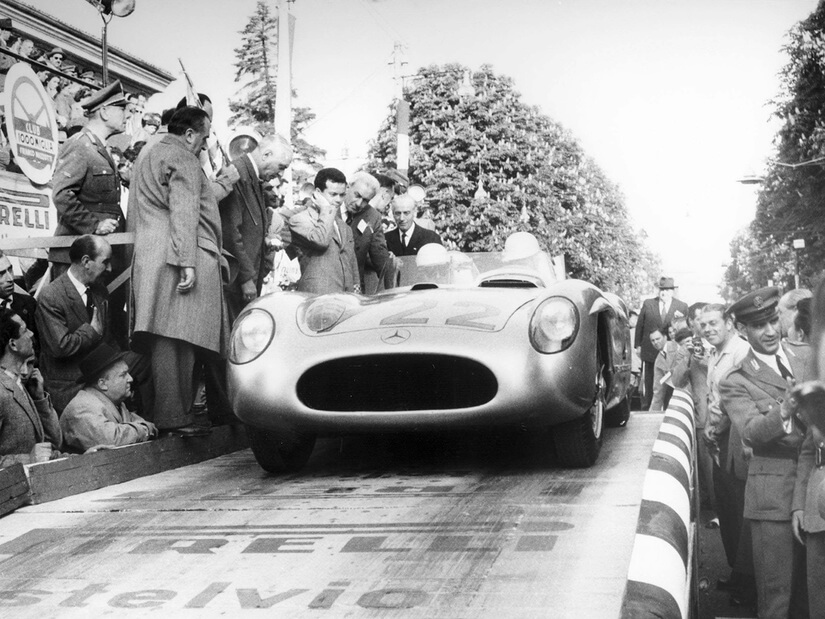 Mercedes 300 SLR SALIDA