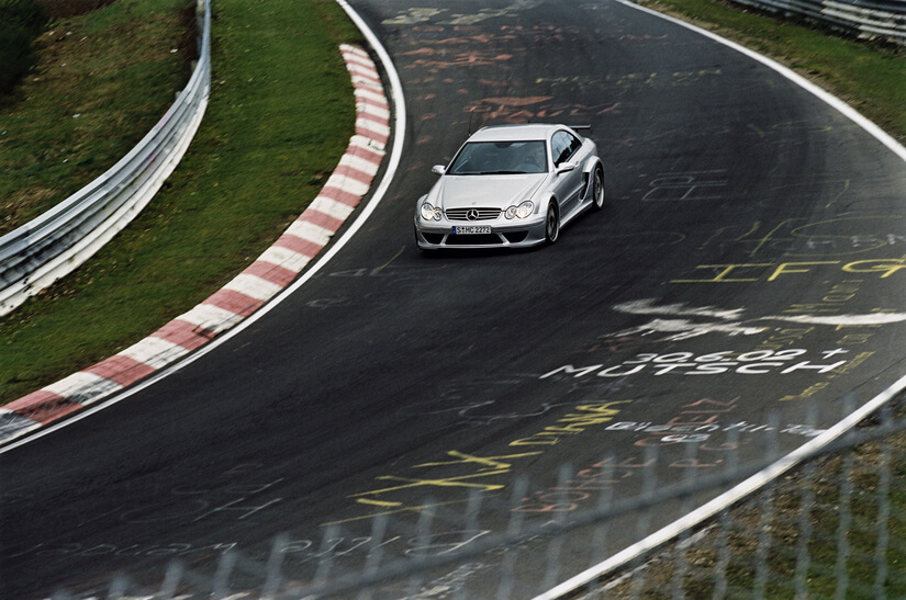 Mercedes CLK DTM en curva