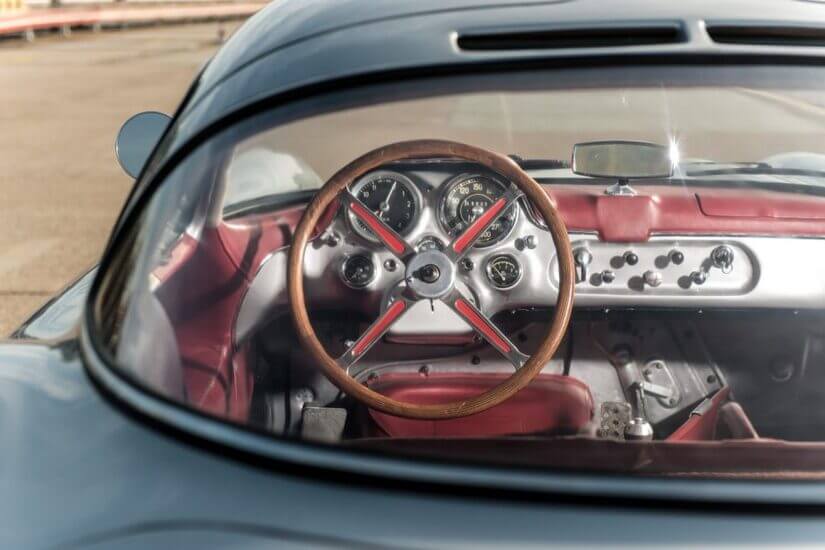 Mercedes w916 interior